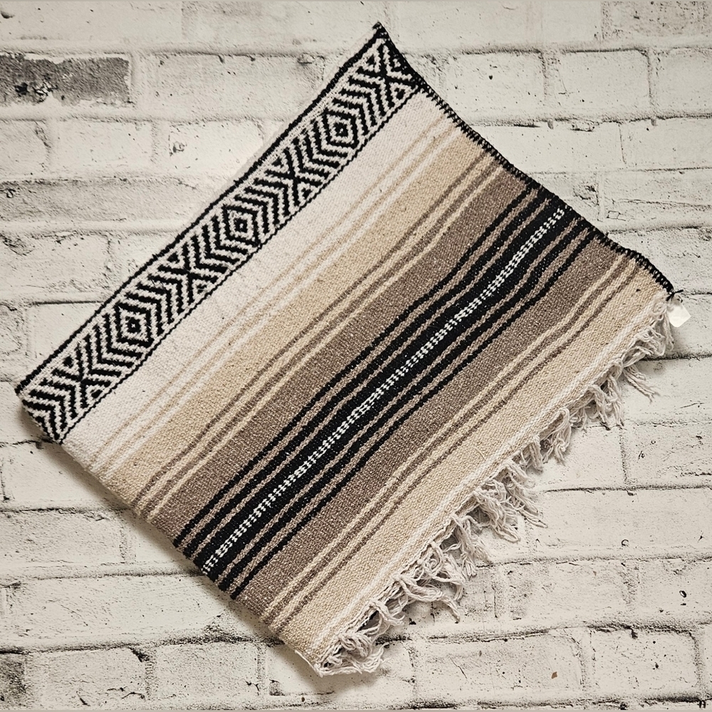 Safdie & Co Woven Throw Blanket 46 x 72 Boho Geometric Fringe Neutral